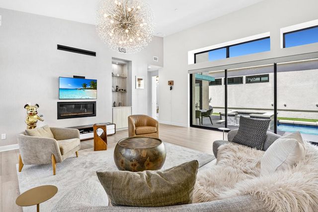 795 Obsidian Loop W, Palm Springs, CA 92264