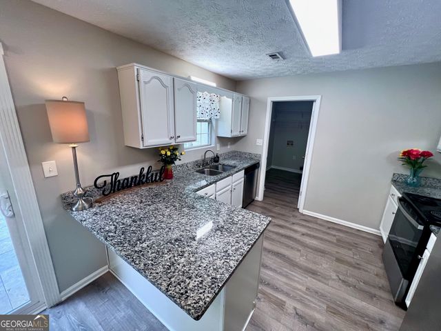 12 Oak Street, Newnan, GA 30263