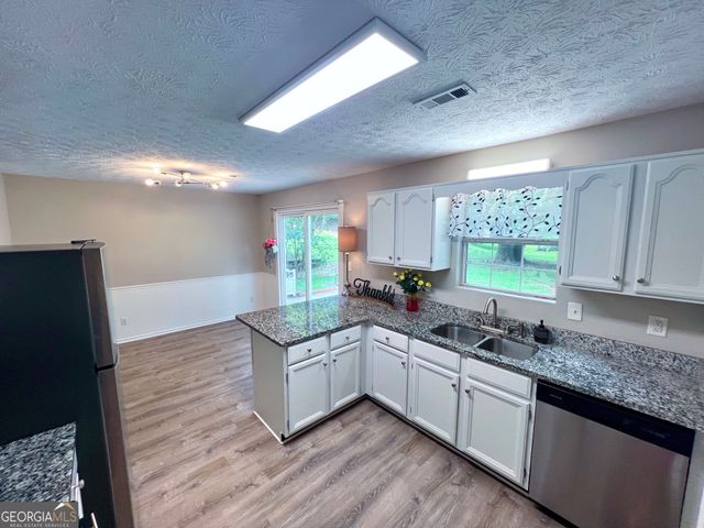 12 Oak Street, Newnan, GA 30263