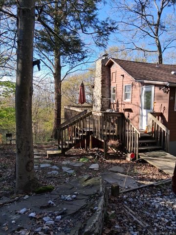 20 N OAKWOOD Trail, Monroe, NY 10950