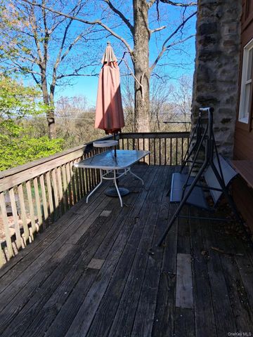 20 N OAKWOOD Trail, Monroe, NY 10950
