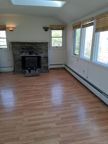 20 N OAKWOOD Trail, Monroe, NY 10950