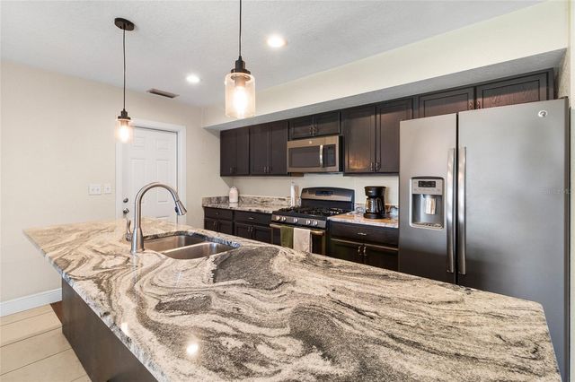 7001 18TH STREET N, St Petersburg, FL 33702