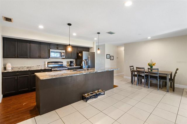 7001 18TH STREET N, St Petersburg, FL 33702