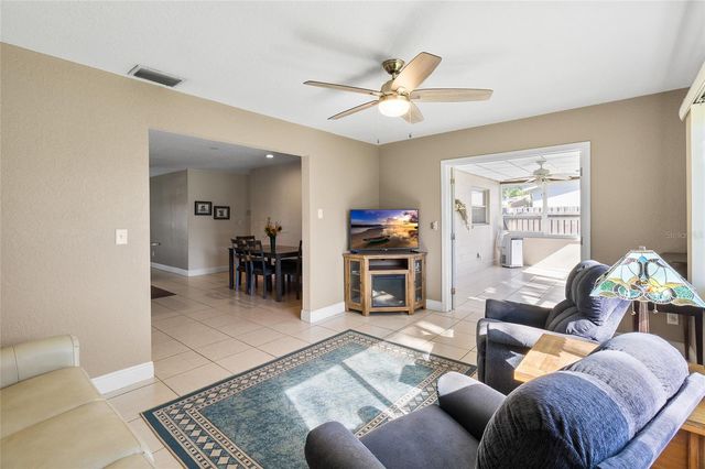 7001 18TH STREET N, St Petersburg, FL 33702