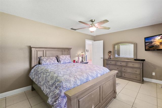 7001 18TH STREET N, St Petersburg, FL 33702