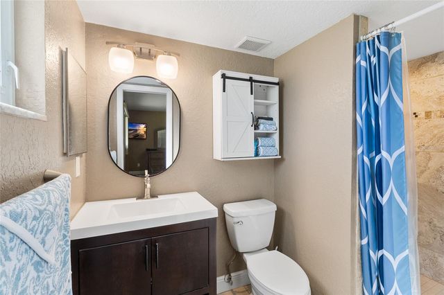 7001 18TH STREET N, St Petersburg, FL 33702