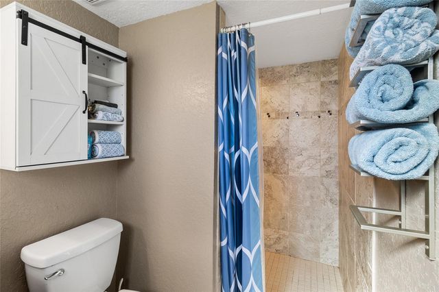 7001 18TH STREET N, St Petersburg, FL 33702