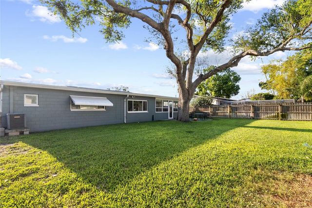 7001 18TH STREET N, St Petersburg, FL 33702