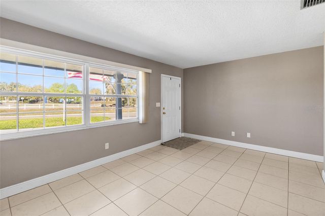 7001 18TH STREET N, St Petersburg, FL 33702