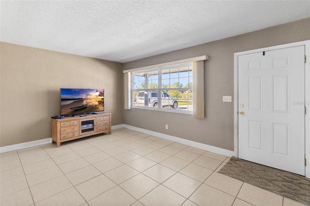 7001 18TH STREET N, St Petersburg, FL 33702