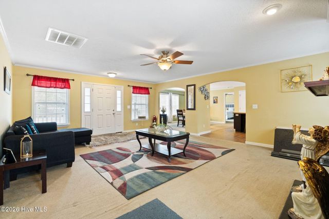 7041 Ruth Avenue, Wilmington, NC 28411