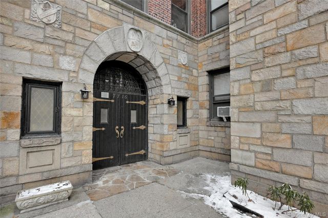 7716 Austin Street 2K, Forest Hills, NY 11375