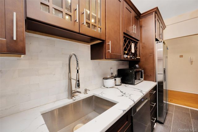 7716 Austin Street 2K, Forest Hills, NY 11375