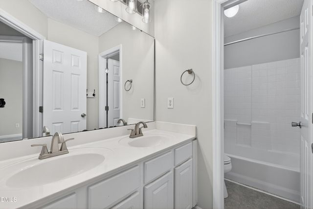 1402 Willow Leaf Way, Apex, NC 27502