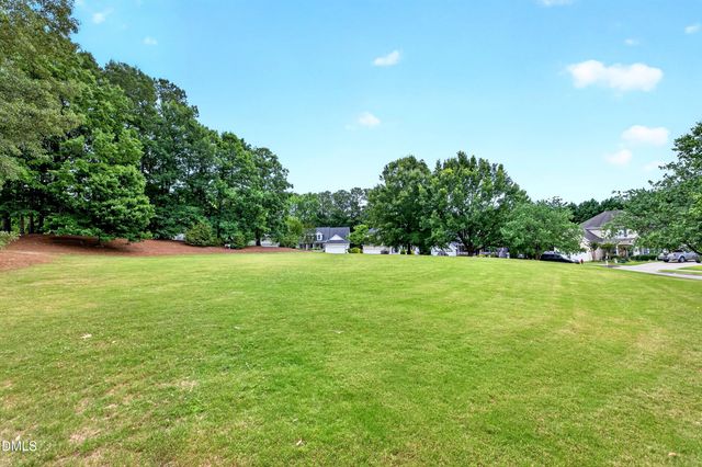 1402 Willow Leaf Way, Apex, NC 27502