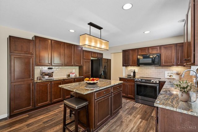 8708 Quietwood Lane, Miami Twp, OH 45002