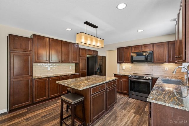 8708 Quietwood Lane, Miami Twp, OH 45002