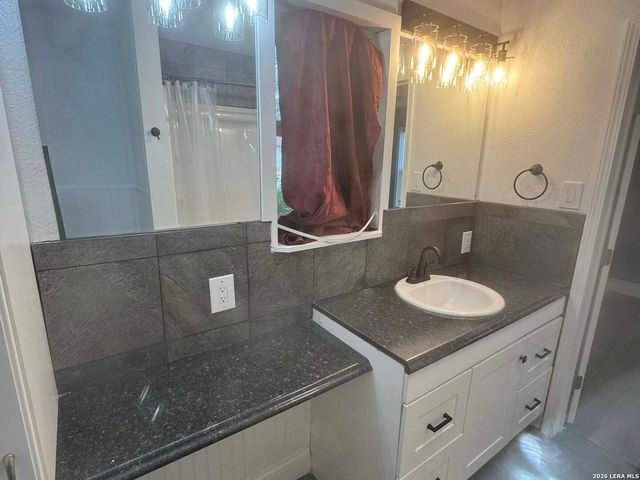 7170 Rolling, San Antonio, TX 78227