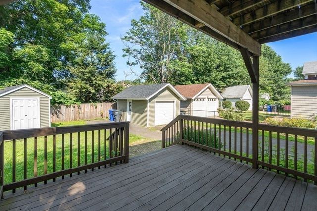 38 Manchester Ter, Springfield, MA 01108