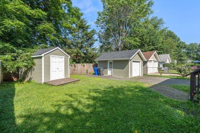38 Manchester Ter, Springfield, MA 01108