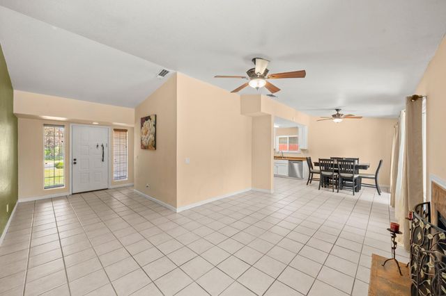 950 Rancho Roble Way, Sacramento, CA 95834