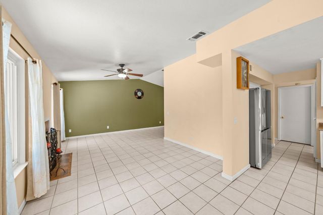 950 Rancho Roble Way, Sacramento, CA 95834