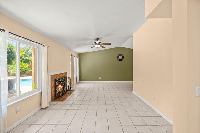 950 Rancho Roble Way, Sacramento, CA 95834