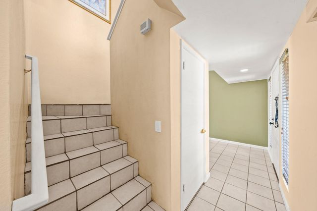 950 Rancho Roble Way, Sacramento, CA 95834