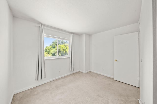 950 Rancho Roble Way, Sacramento, CA 95834