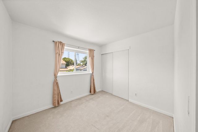 950 Rancho Roble Way, Sacramento, CA 95834