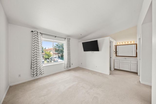 950 Rancho Roble Way, Sacramento, CA 95834