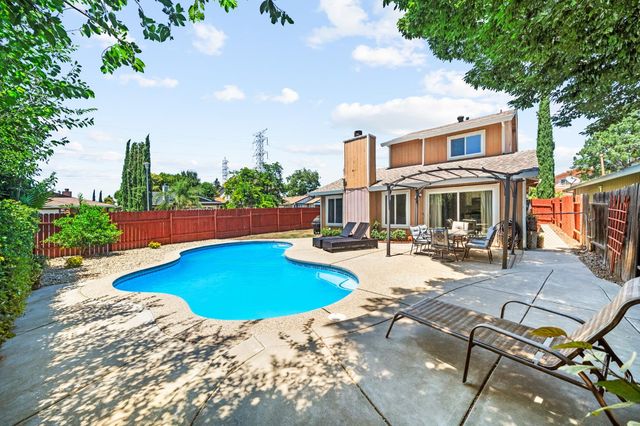 950 Rancho Roble Way, Sacramento, CA 95834