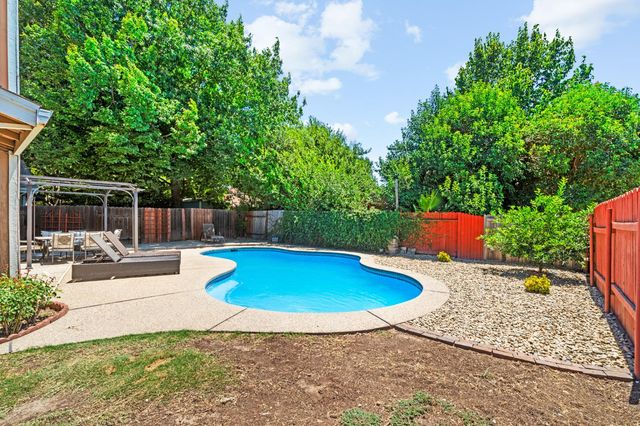 950 Rancho Roble Way, Sacramento, CA 95834