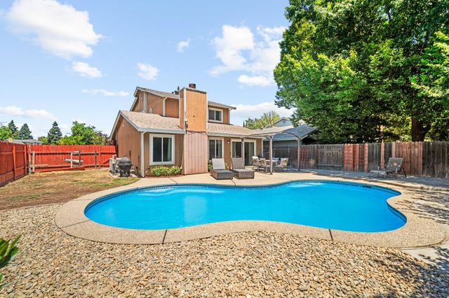 950 Rancho Roble Way, Sacramento, CA 95834