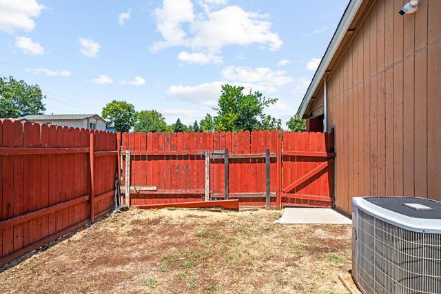 950 Rancho Roble Way, Sacramento, CA 95834