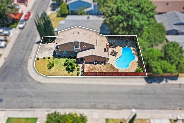 950 Rancho Roble Way, Sacramento, CA 95834