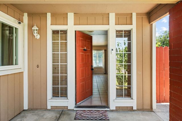 950 Rancho Roble Way, Sacramento, CA 95834