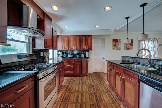 13 Hazel Ave, Livingston Twp., NJ 07039