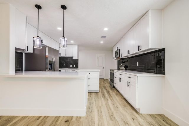 7067 Road 5913 10, Cleveland, TX 77327