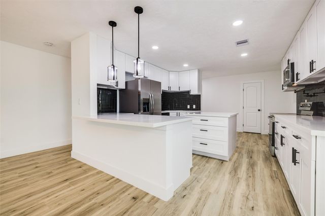 7067 Road 5913 10, Cleveland, TX 77327