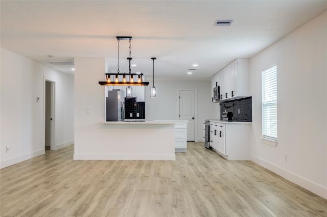 7067 Road 5913 10, Cleveland, TX 77327
