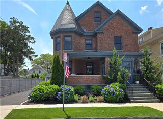 21 Bedlow Avenue, Newport, RI 02840