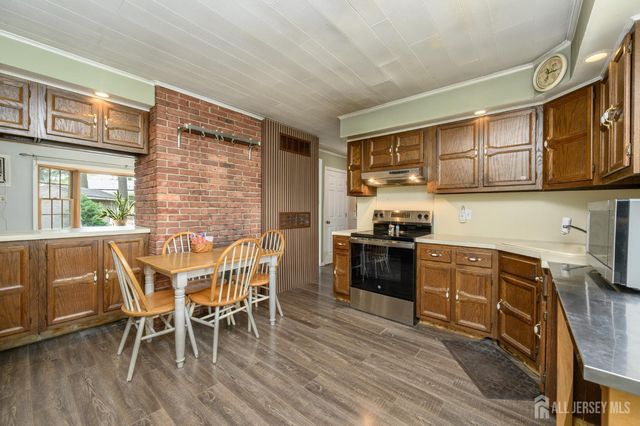 214 Colonia Boulevard, Colonia, NJ 07067