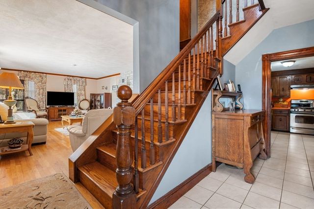 7 Everett Street, Stoneham, MA 02180