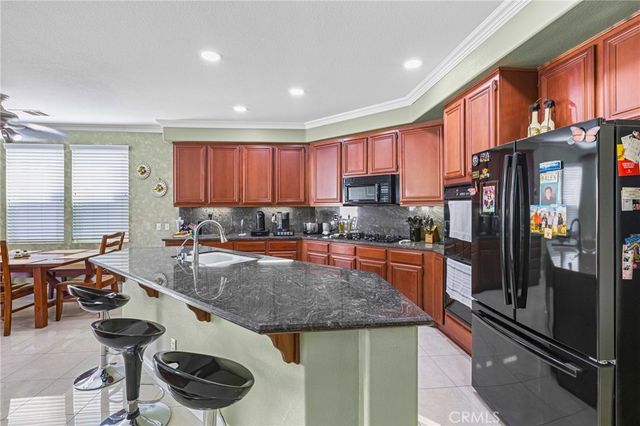 5764 Territory Lane, Eastvale, CA 92880