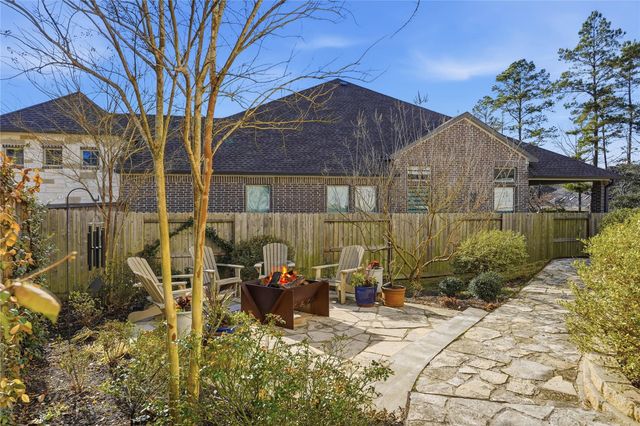 318 Calmato Woods Way, Conroe, TX 77318