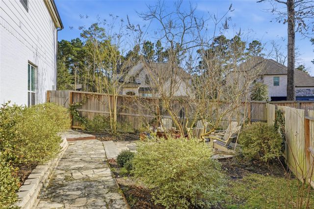 318 Calmato Woods Way, Conroe, TX 77318