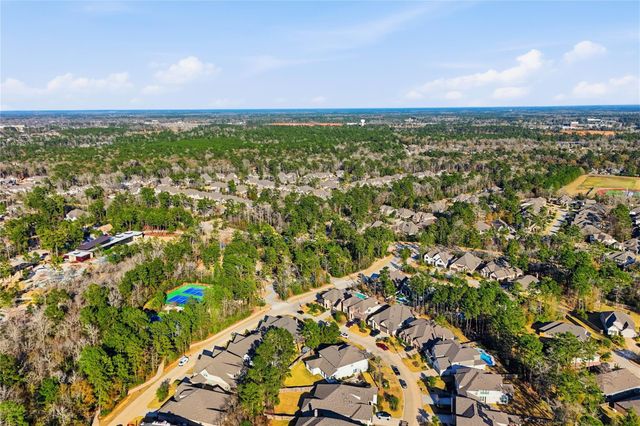 318 Calmato Woods Way, Conroe, TX 77318
