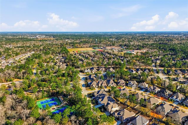 318 Calmato Woods Way, Conroe, TX 77318